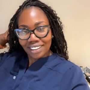 Meet your Posher, Vee